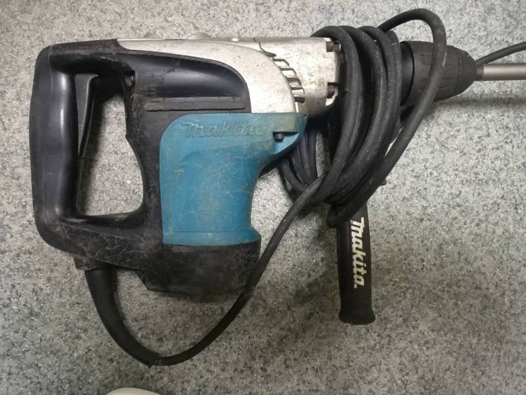 Makita HR4002