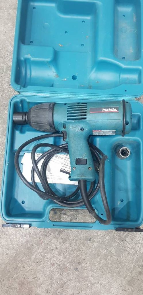 Makita 6905