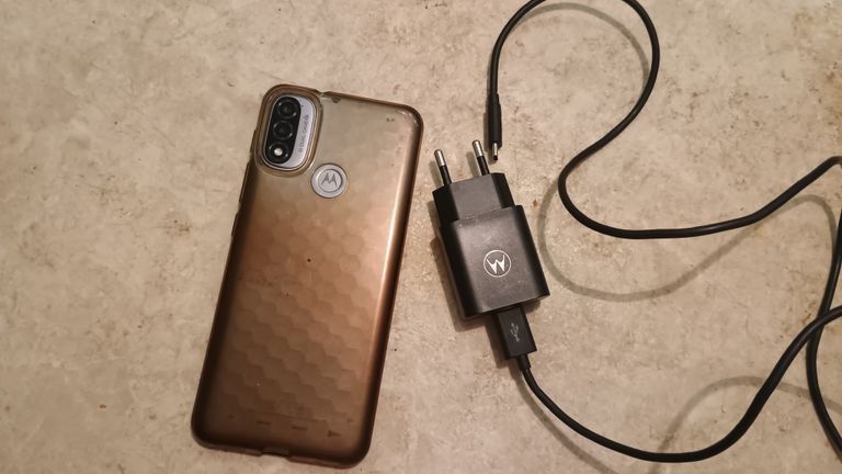 Оголошення Motorola E20 2/32GB Graphite (PARX0000RS) Б/У