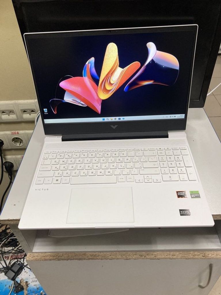 Купити Hp 15/ryzen 5 8645hs ddr5/16gb ddr5/hdd *відсутній/ssd 1000 gb/geforce rtx4050 6gb Б/У