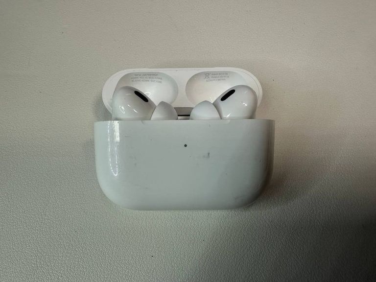 Дешиво Apple airpods pro 2nd generation with magsafe charging case usb-c с ломбарда