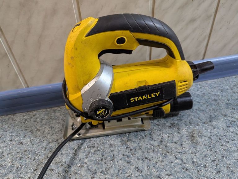 Купити Stanley STSJ0600 Б/У