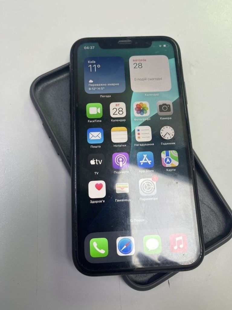 Купити Apple iPhone XR 64GB Black (MRY42) Б/У