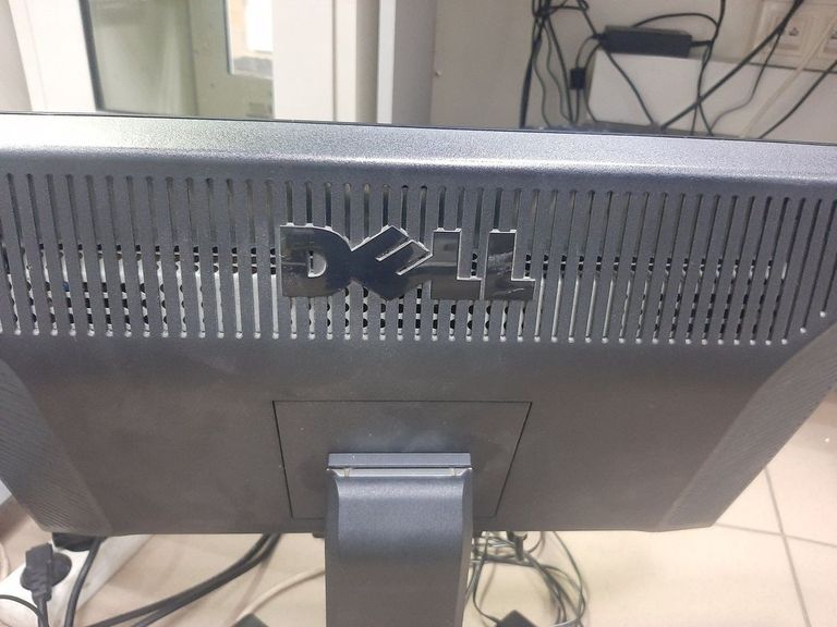 Дешиво Dell e228wfp с ломбарда