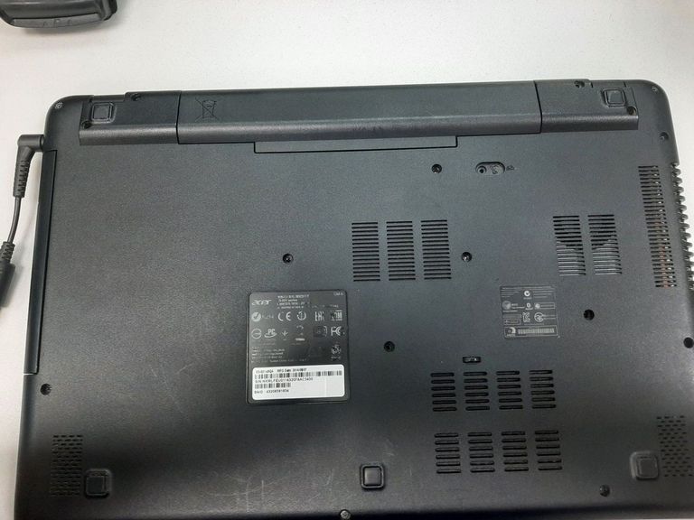 Дешево Acer 15/amd a4 6210 ddr3/4gb ddr3/hdd 500 gb/ssd *відсутній/*інтегрована з ломбарду
