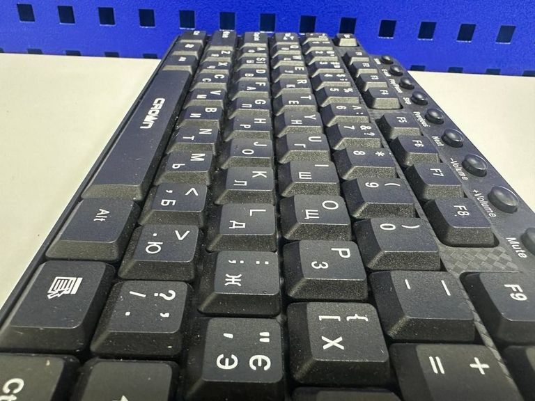 Дешево Crown CMMK-520B з ломбарду