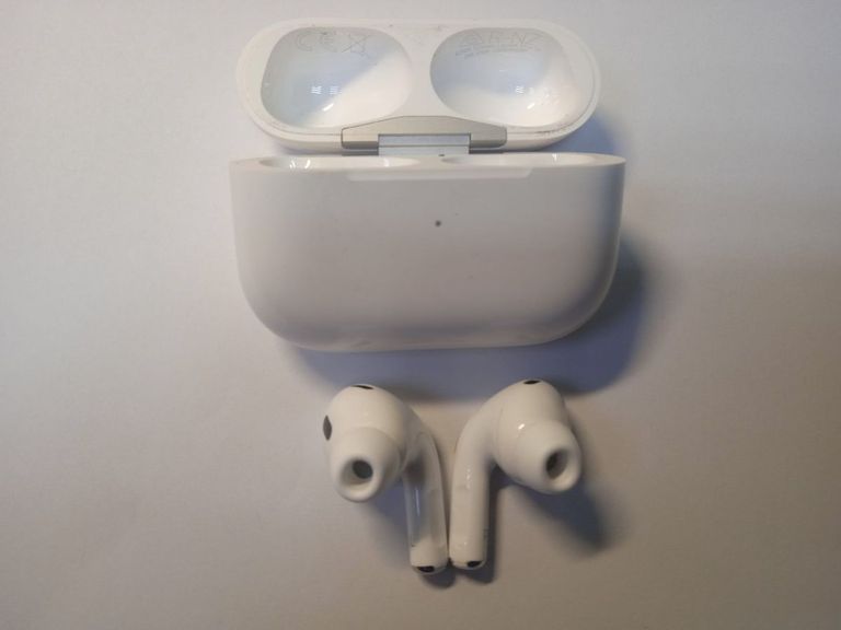 Оголошення Apple AirPods Pro 2nd generation (MQD83) Б/У