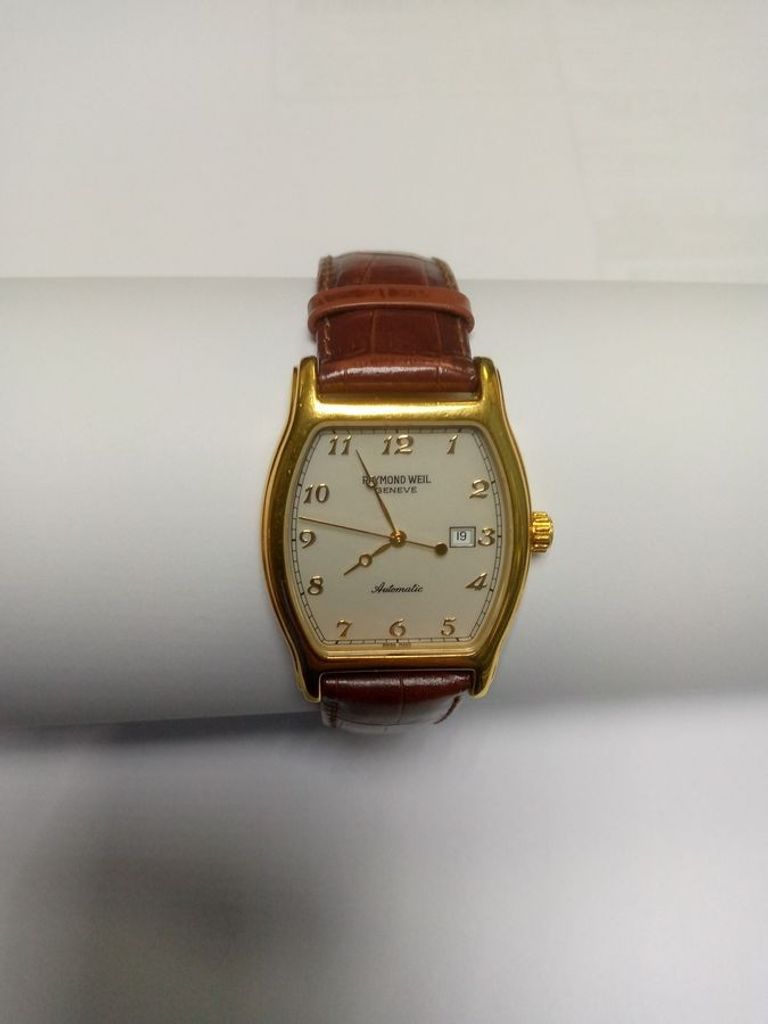 Купить Raymond Weil 2020 Б/У