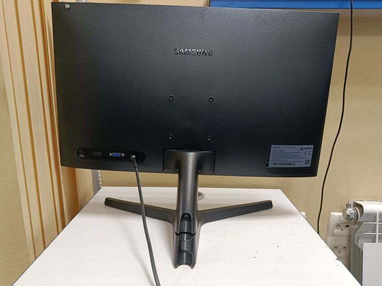 Дешиво Samsung s24r358fhi с ломбарда