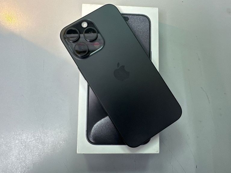 Оголошення Apple iphone 15 pro max 1tb Б/У