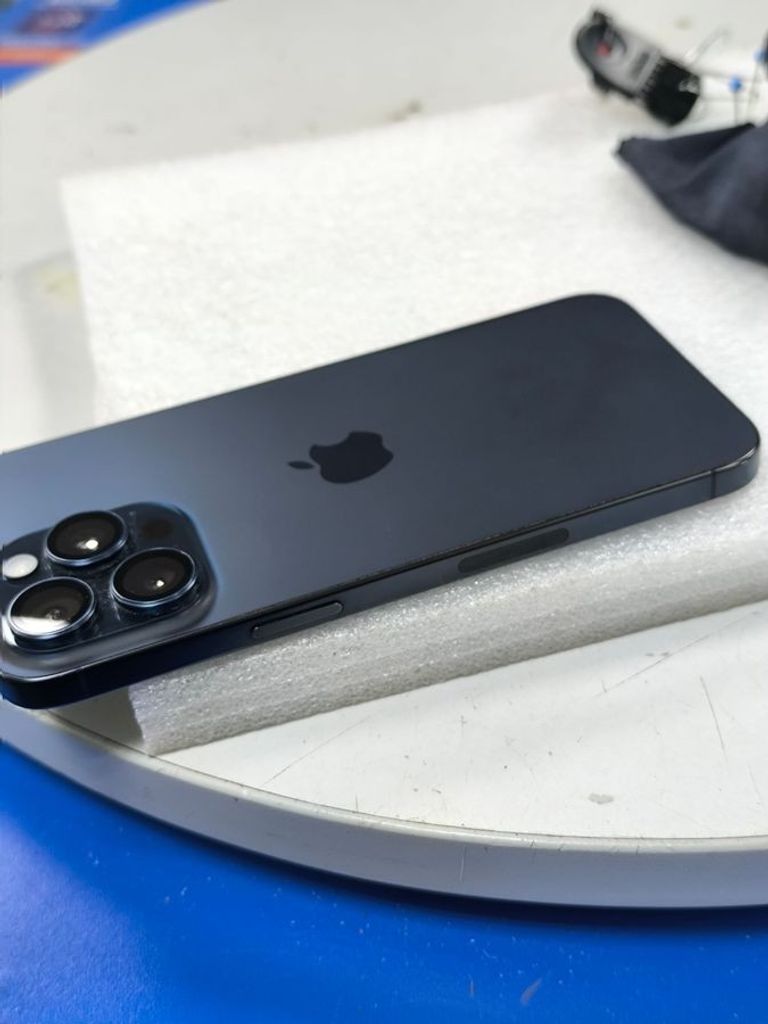 Оголошення Apple iphone 15 pro max 1tb esim Б/У