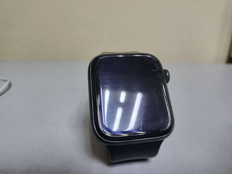 Оголошення Apple watch se gps 44mm aluminum case a2352 Б/У