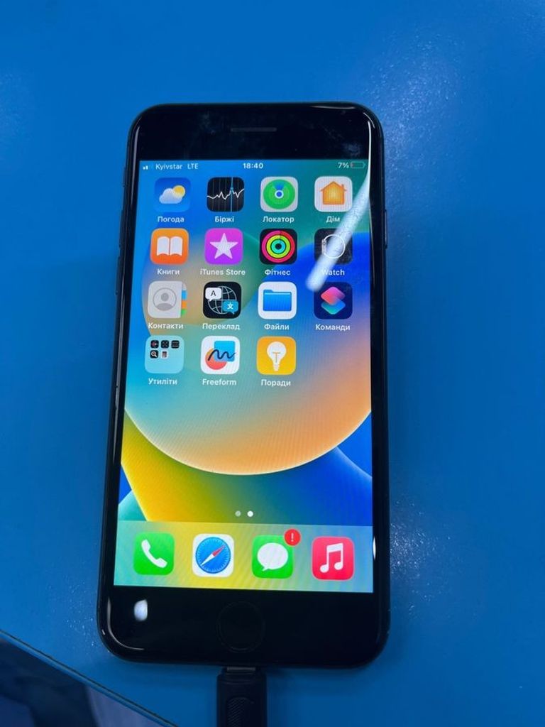Купити Apple iphone 8 64gb Б/У