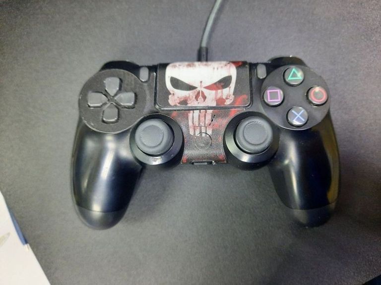 Купить Sony playstation 4 pro 1tb Б/У