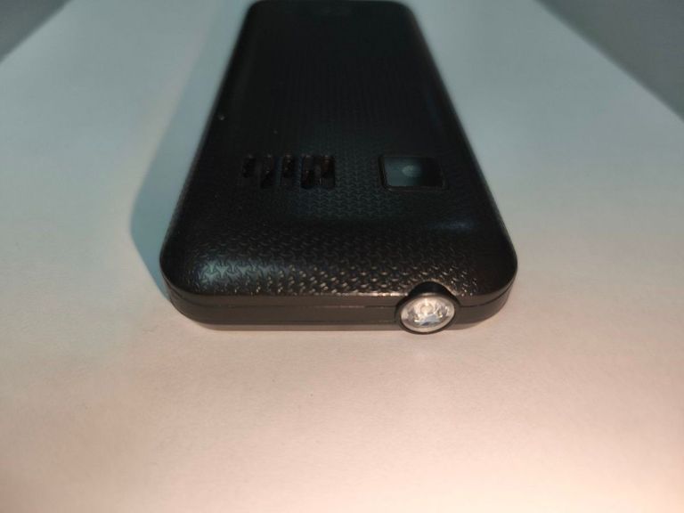 Ergo E281 Dual Sim Black Код:01-200842381. Зображення 5