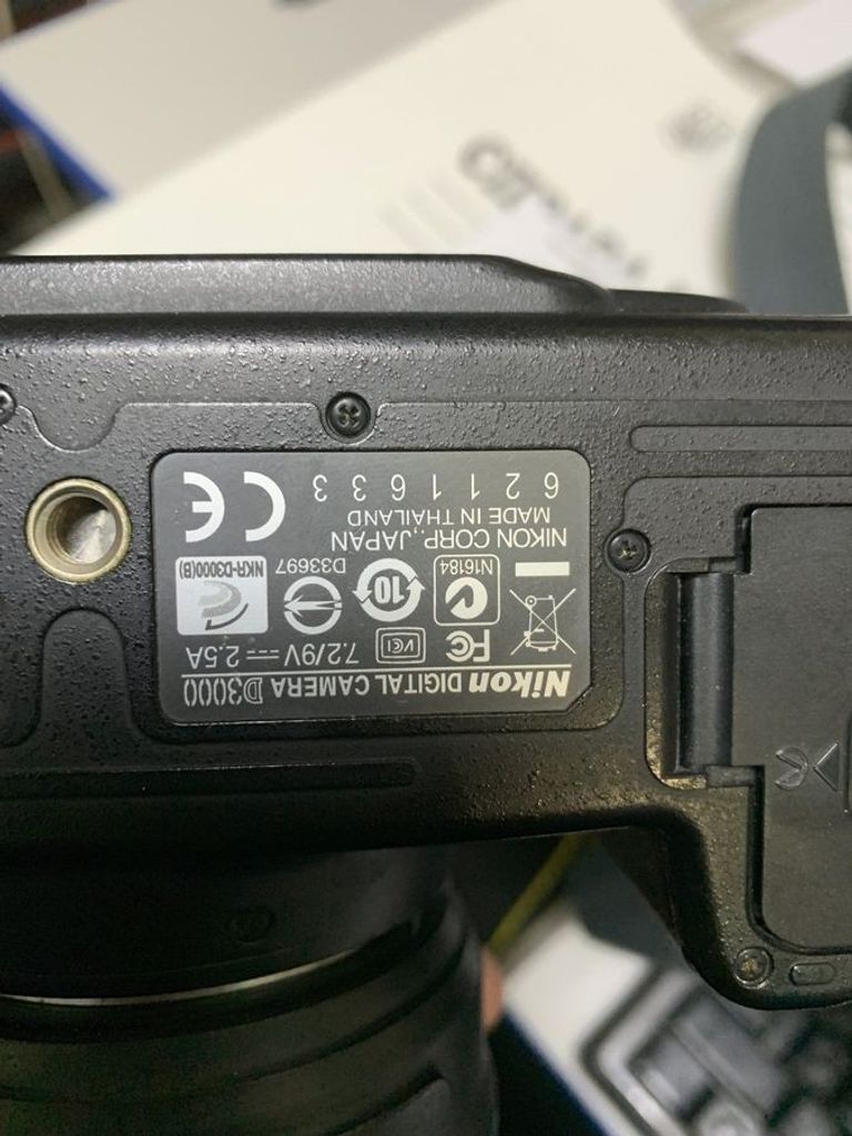 Дешево Nikon d3000 kit /af-s nikkor 18-55mm 1:3,5-5,6g vr dx з ломбарду