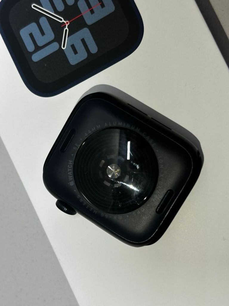 Apple watch se 2 gps 44mm aluminium case Код:01-200884574. Изображение 6