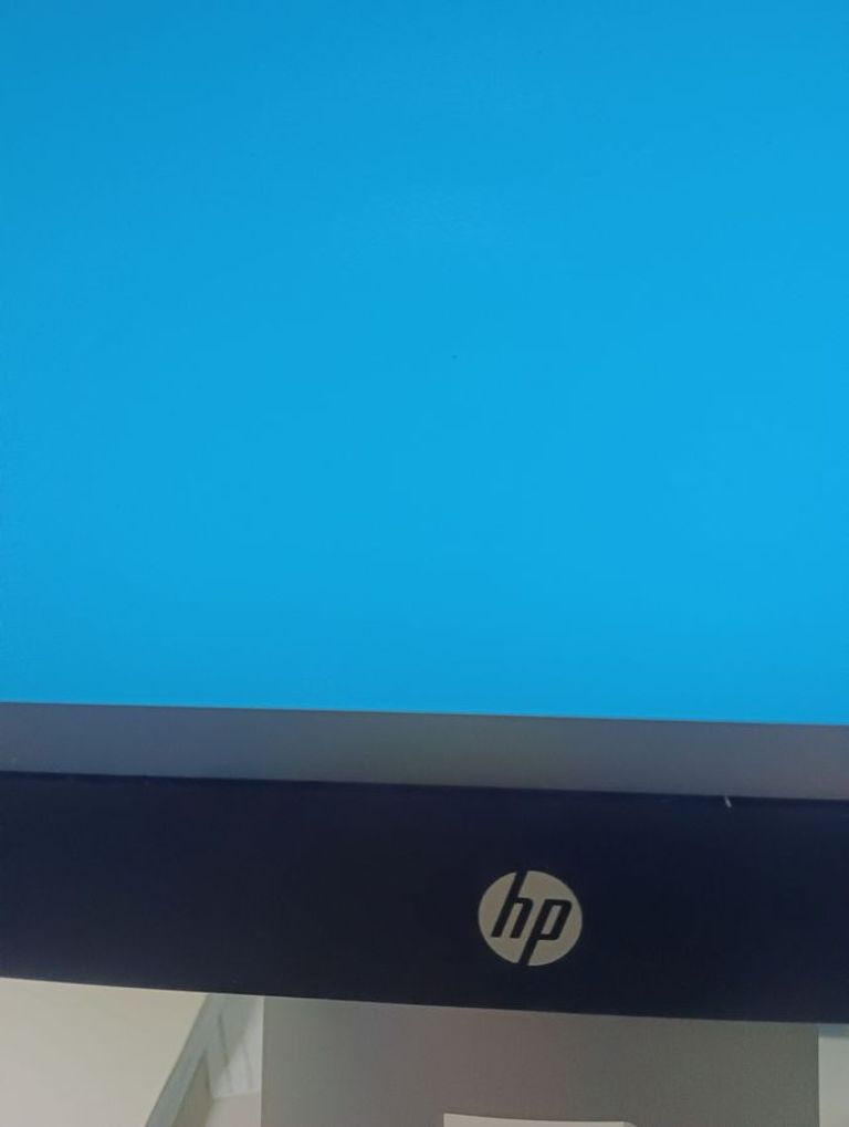 Дешиво HP EliteDisplay E272q (M1P04AA) с ломбарда