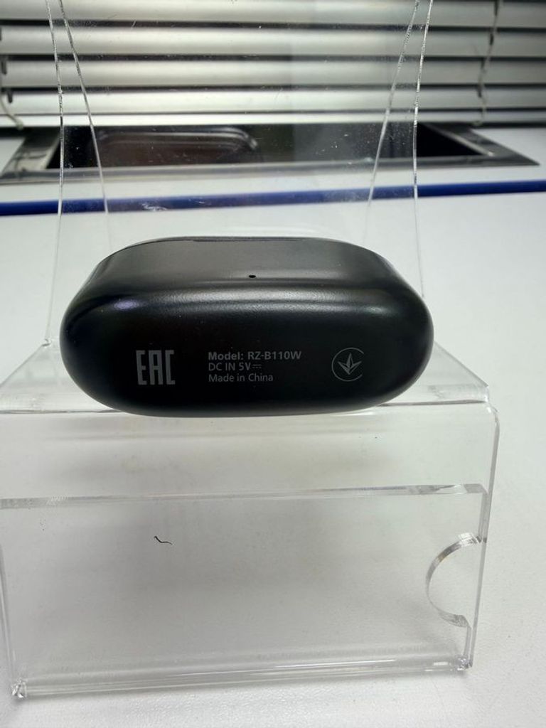 Дешево Panasonic rz-b110w з ломбарду