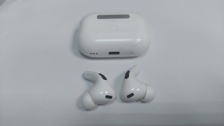 Оголошення Apple airpods pro 2nd generation with magsafe charging case usb-c Б/У