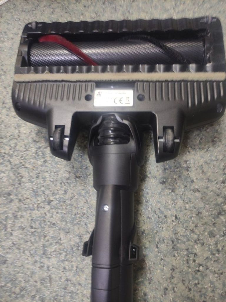 Дешево Bosch Unlimited 7 ProHygienic Aqua BCS71HYG2 з ломбарду