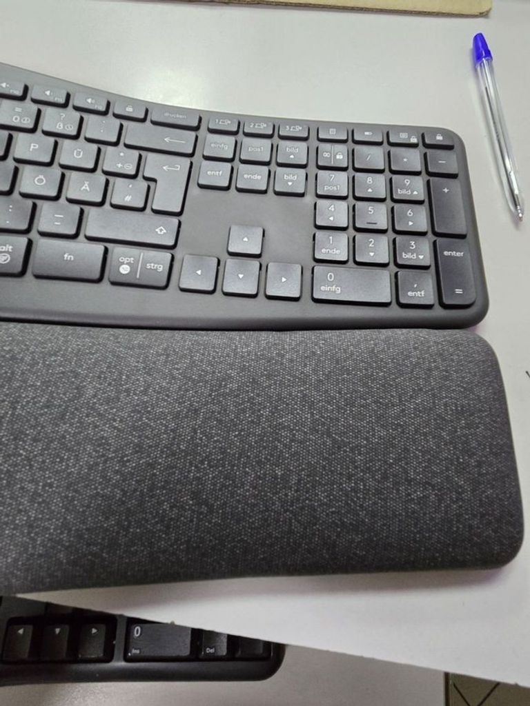 Дешево Logitech ergo k860 з ломбарду