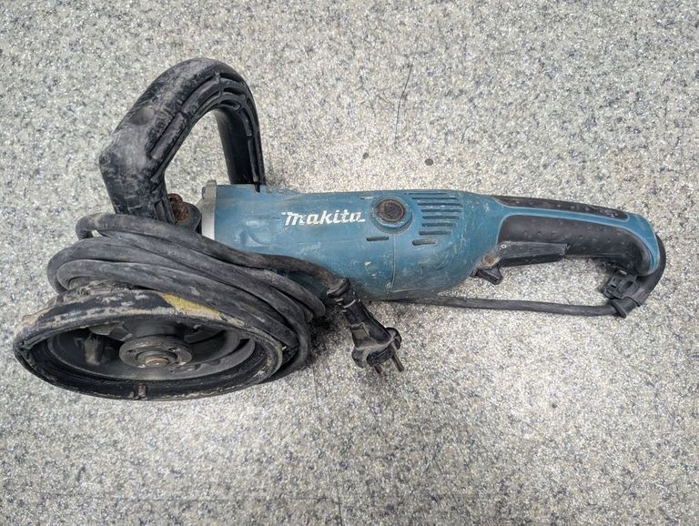 Купити Makita PC5000C Б/У