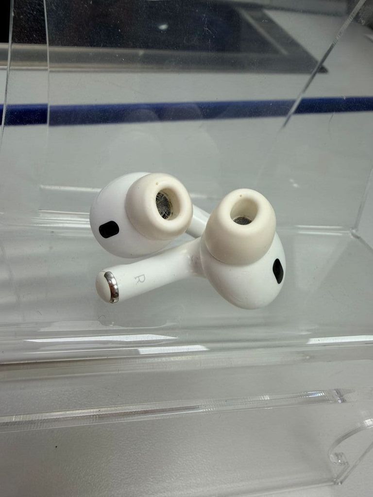 Apple airpods pro 2nd generation with magsafe charging case usb-c Код:01-200916893. Изображение 7