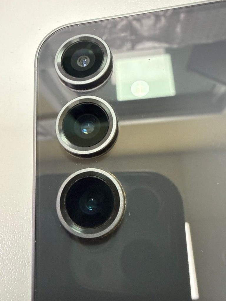 Дешиво Samsung galaxy s23 fe sm-s711b 8/128gb с ломбарда
