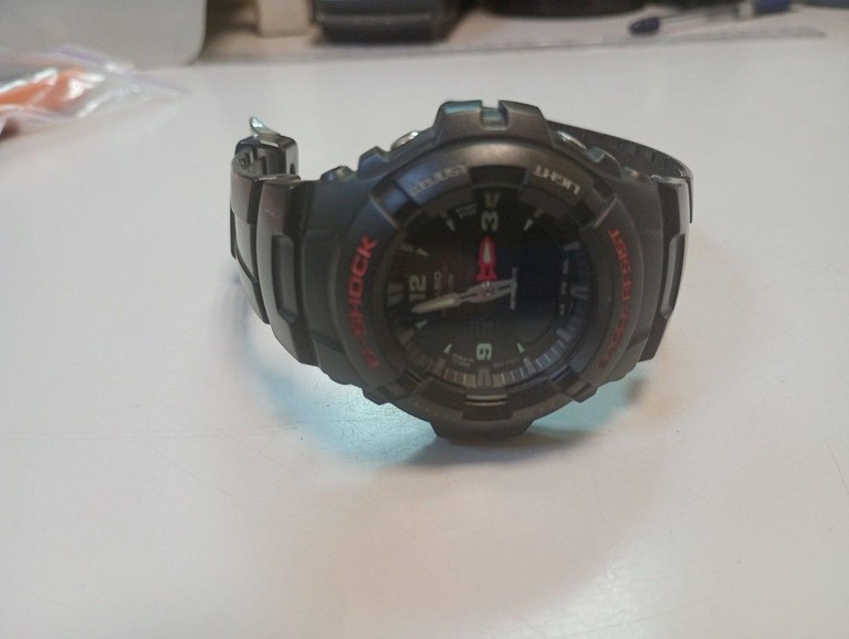 Дешево Casio g-100 з ломбарду