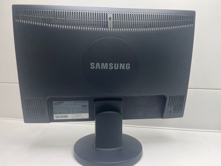 Оголошення Samsung 943nw Б/У