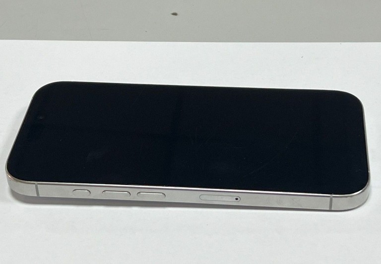 Apple iphone 16 pro 256gb Код:01-200895824. Изображение 6