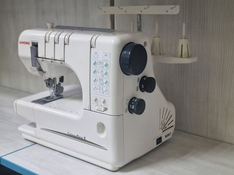 Розпродаж Janome CoverPro II, продавець Техноскарб