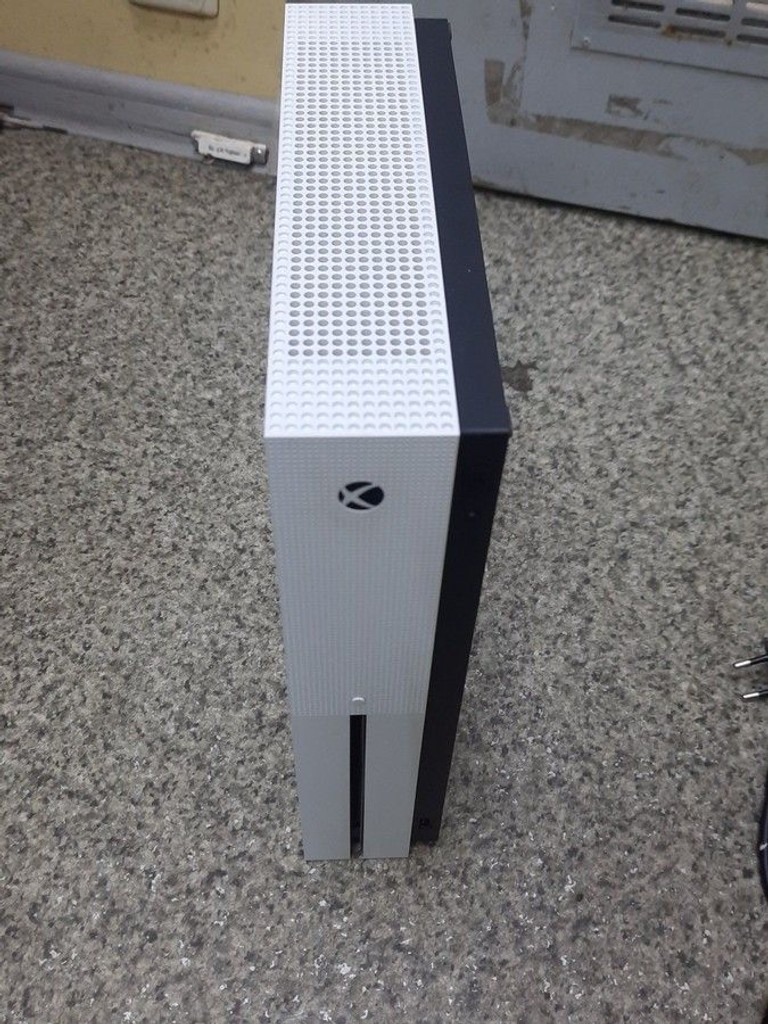 Оголошення Microsoft Xbox One S 500GB Б/У