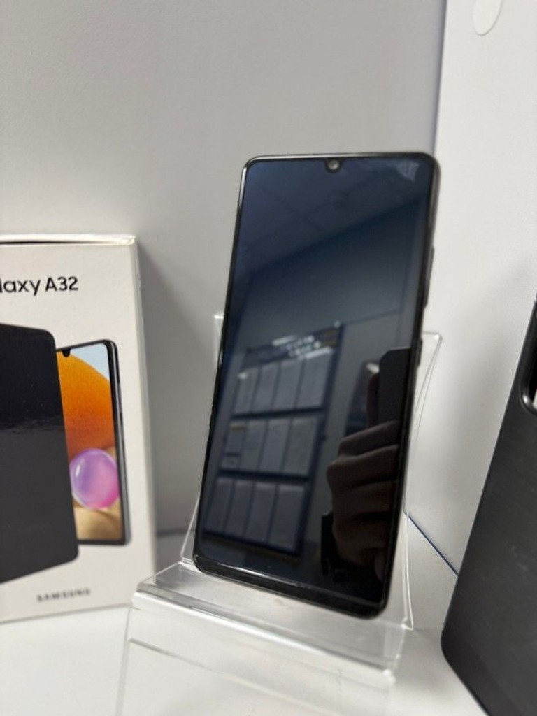 Дешево Samsung Galaxy A32 4/64GB Black (SM-A325FZKD) з ломбарду