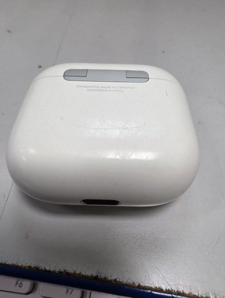 Купити Apple airpods 4 Б/У