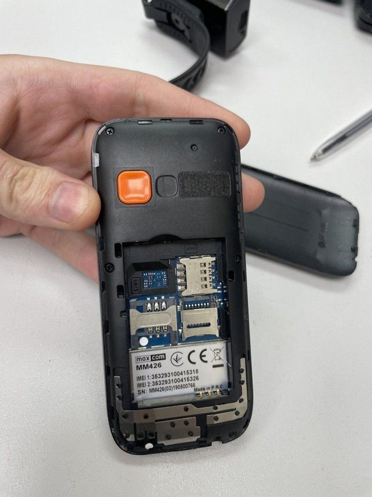 Дешево Maxcom MM426 Black з ломбарду