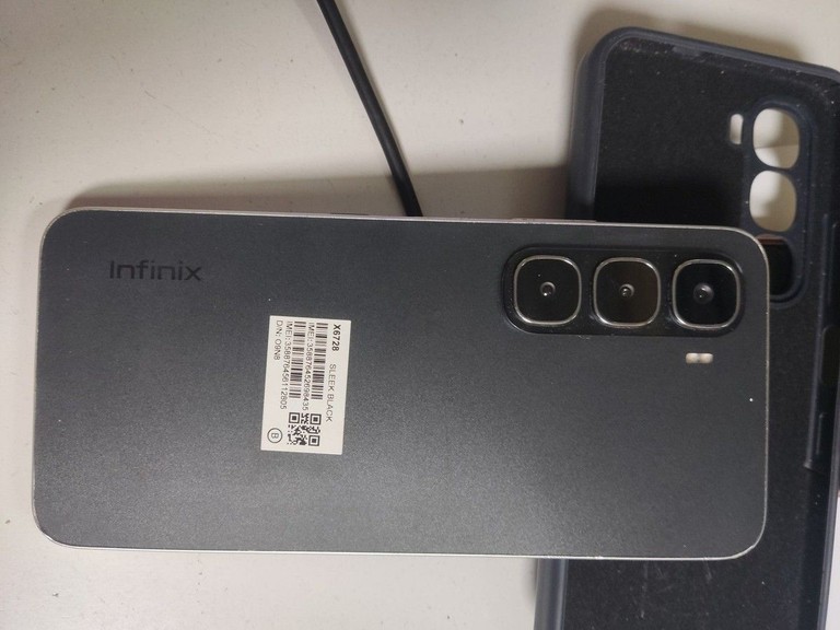 Купити Infinix hot 60i 4/128gb Б/У