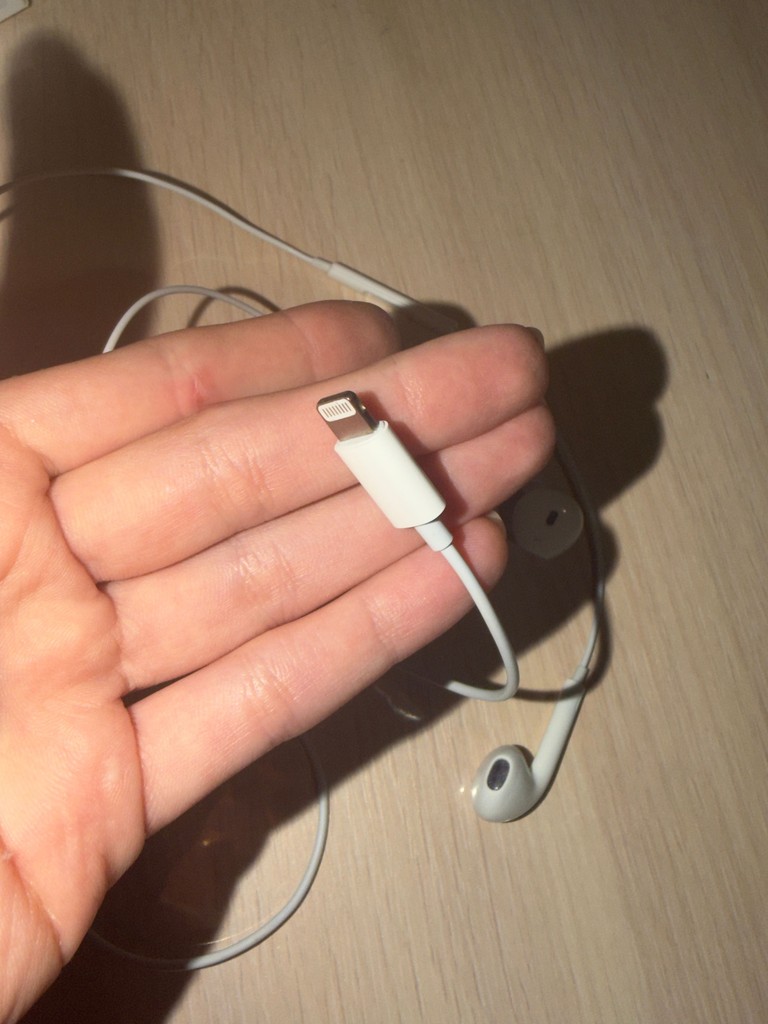 Объявление Apple earpods lightning Б/У