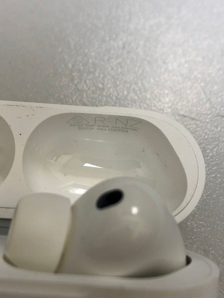 Розпродаж AirPods Pro 3, продавець Техноскарб