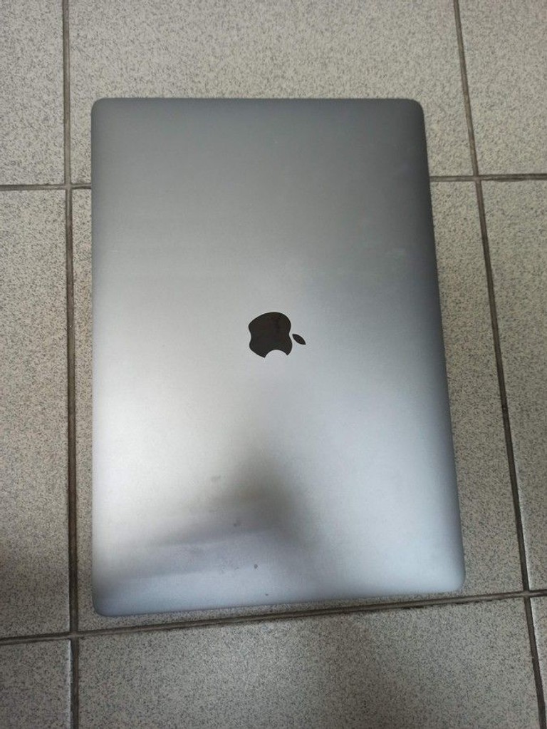 Розпродаж Apple macbook pro a1990 екр 15.4"/ core i7 2,2ghz/ ram16gb/ ssd512gb/ graphics 630, продавець Техноскарб