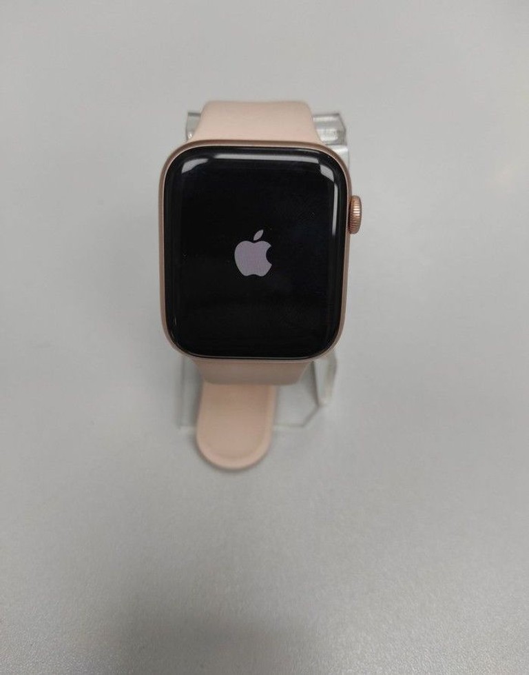 Дешиво Apple watch se 3 gps 40mm alu. case с ломбарда