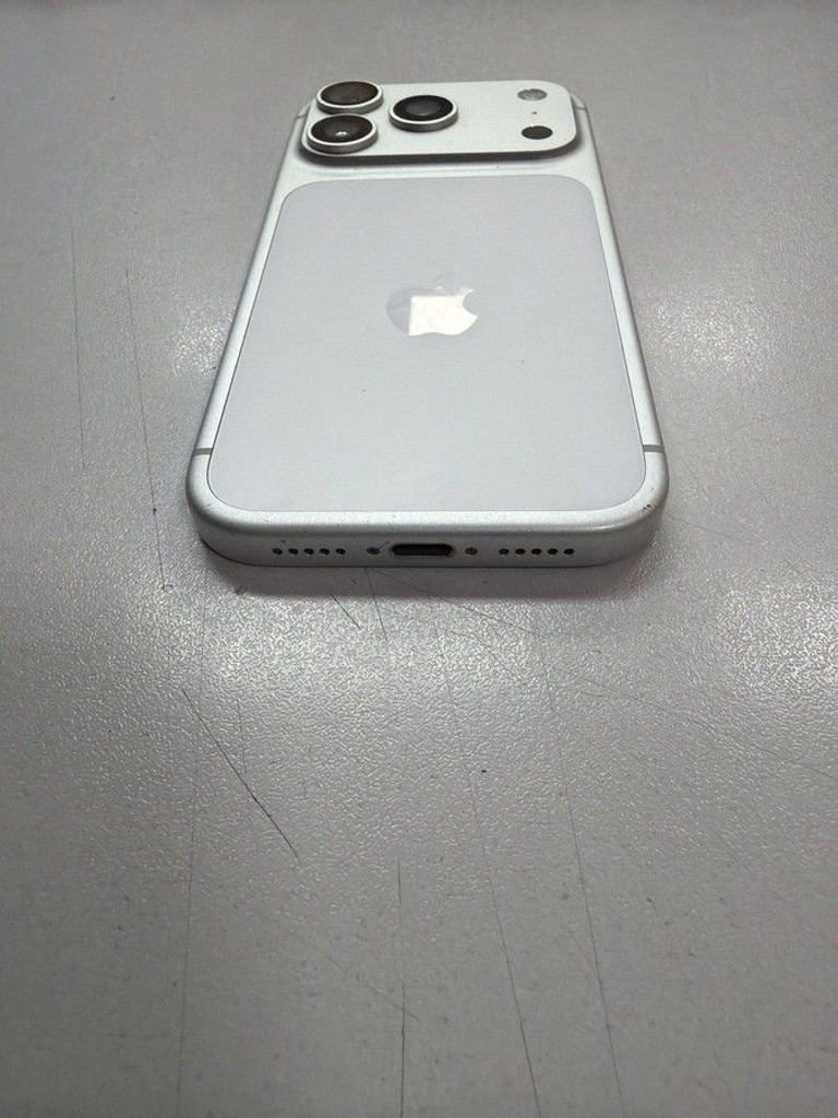 Дешиво Apple iPhone 17 Pro 512GB Cosmic Orange (MG8M4) с ломбарда