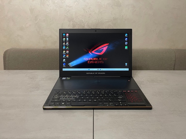 Купить ASUS ROG Zephyrus GX501GI, 15.6"  Б/У