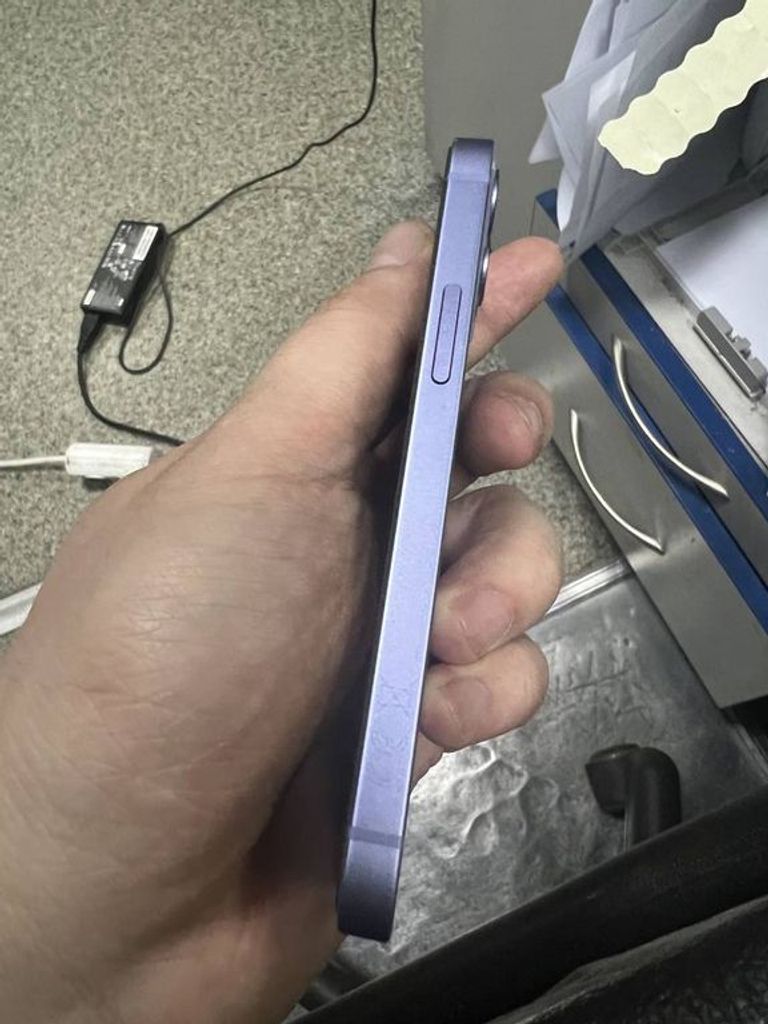 Apple iPhone 12 mini 64GB (PRODUCT)RED Код:01-19075577. Зображення 8