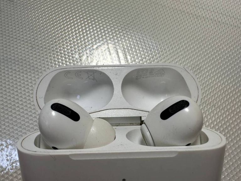 Apple AirPods Pro (MWP22)