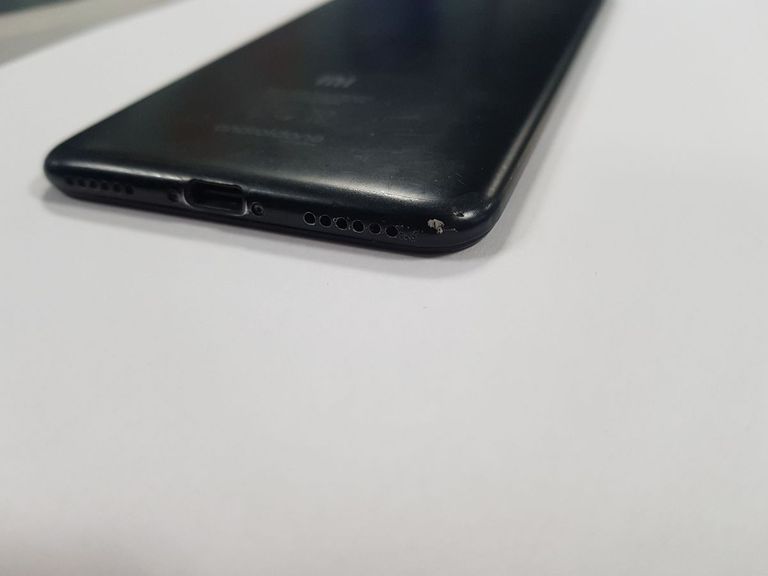 Купити Xiaomi Mi A2 4/64GB Black Б/У