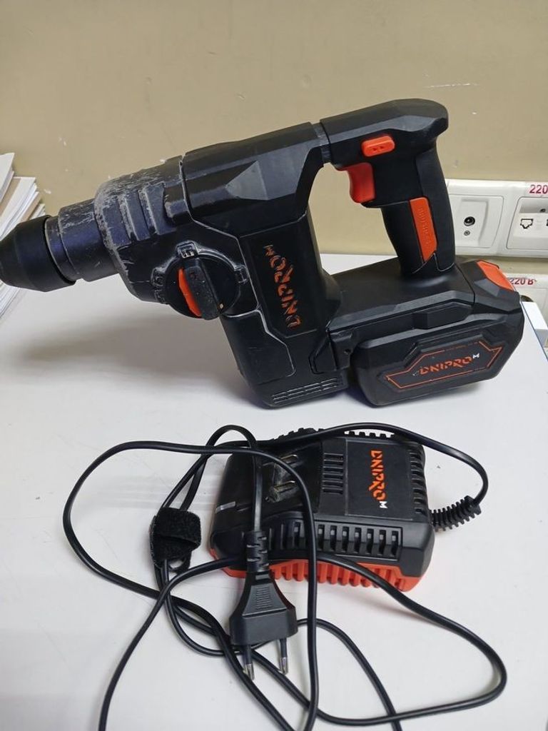 Купити Dnipro-M dhr-202bc ultra 1акб6ah+1акб4ah+зп Б/У