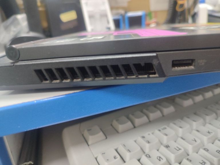 Розпродаж Lenovo 15/core i7-10750h ddr4/32gb ddr4/ssd 1000 gb/geforce gtx1650ti 4gb, продавець Техноскарб