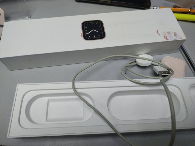 Оголошення Apple watch series 5 gps 44mm aluminium case a2095 Б/У